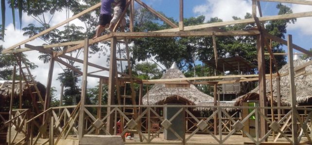 Inicio construcción del techo de nuestra sala de reuniones. (VIDEO) Inicio construcción del techo de nuestra sala de reuniones. (VIDEO)